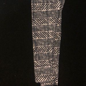 LulaRoe leggings in TC